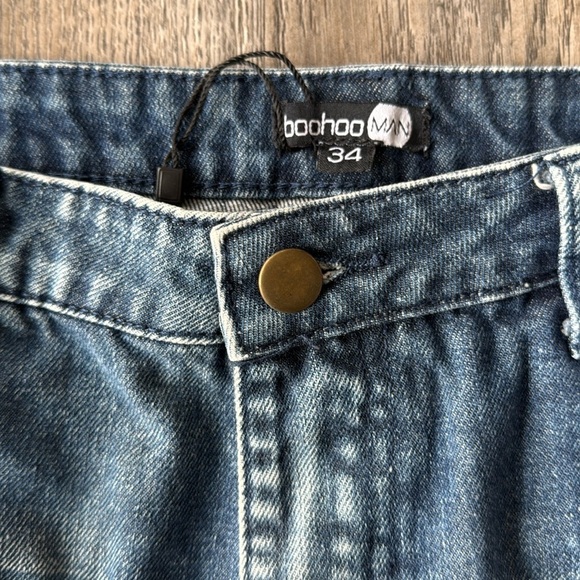 Boohoo Men's Slim Jeans in Blue with Red Patch - Picture 5 of 13